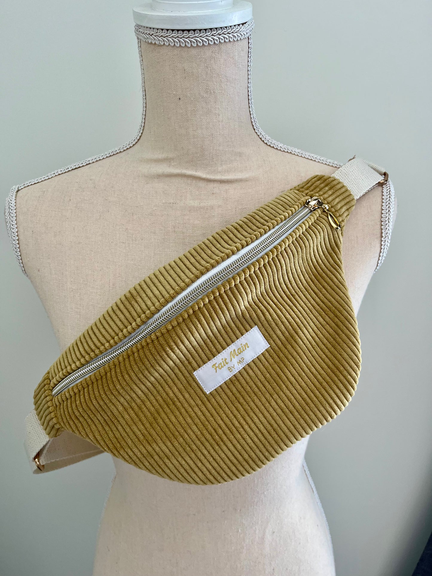 Sac banane velour côtelé taille M